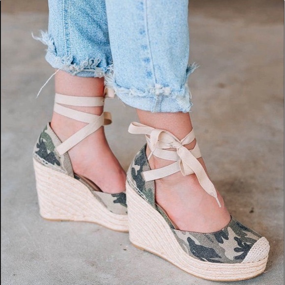 Camo Espadrilles - Picture 1 of 7